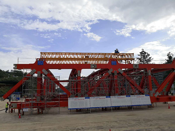 贵州贵阳生产厂家50吨龙门吊出租设备运往现场