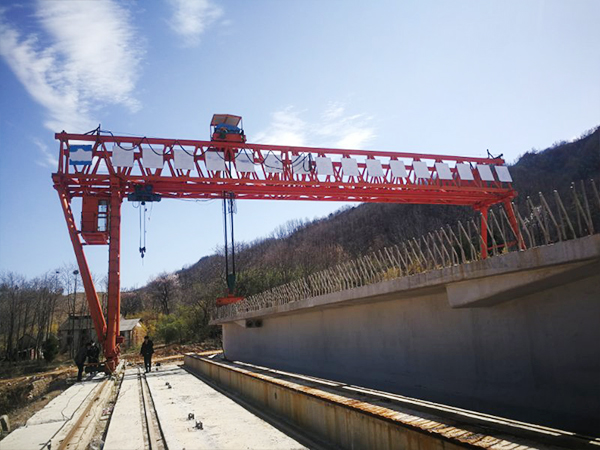 湖南永州30吨20米跨龙门吊出租半年多少钱
